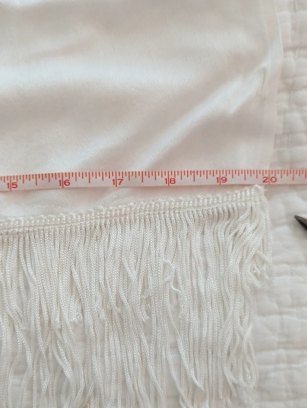 💙 🤍 Bundle: White Scarf With Heavy Fringe + Ombre Blue White Pario Sarong